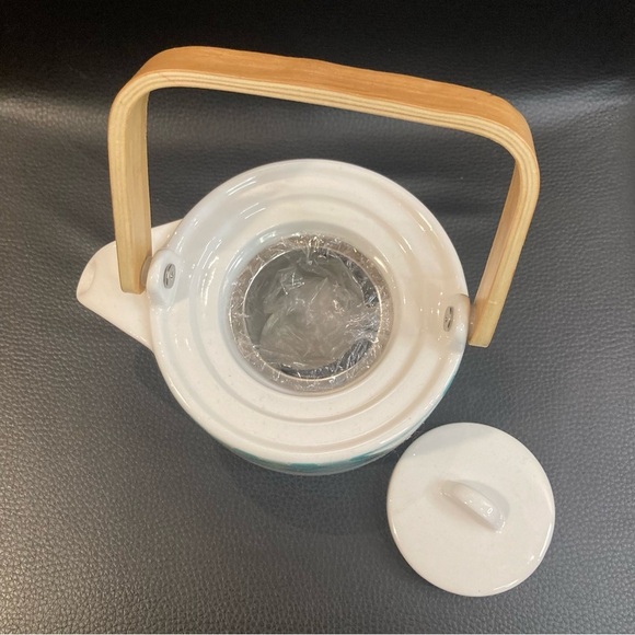 DAVID’S TEA Never Used Green Leaf Motif Gold Accent Wood Handle Tea  Pot - Picture 3 of 15